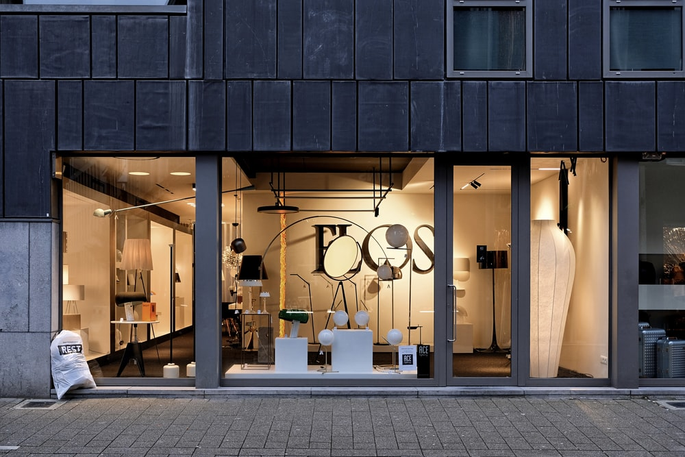 5 Modern Glass Storefront Designs For Your Commercial Business