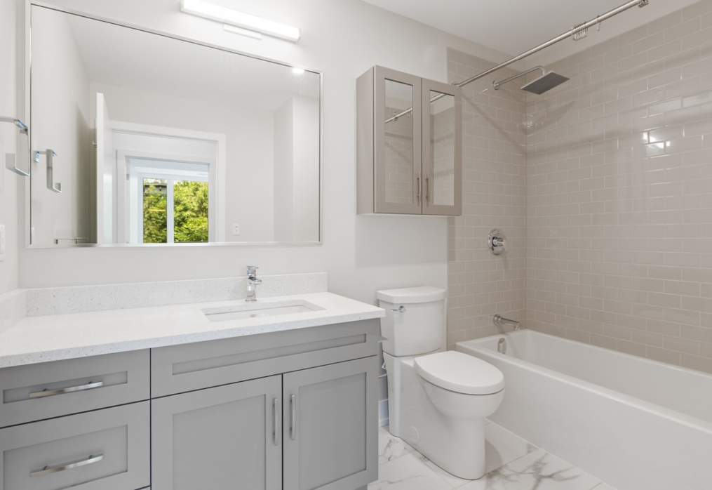 5 Tips to Enhance the Space in a Small Bathroom